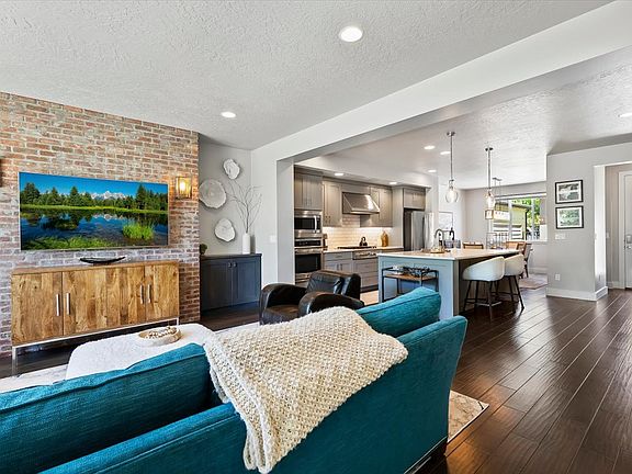5th image of 3878 E Parkcenter Blvd