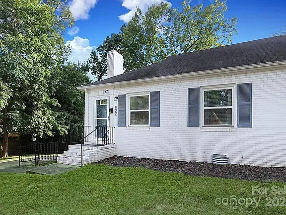 1822 Kensington Dr — Photo 16