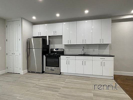 3rd image of 11 Marconi Pl #2