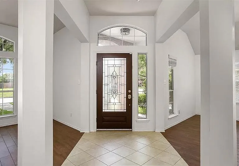 2718 Atlas Dr — Photo 3