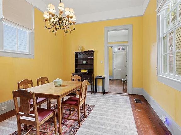 5th image of 908 Montegut St