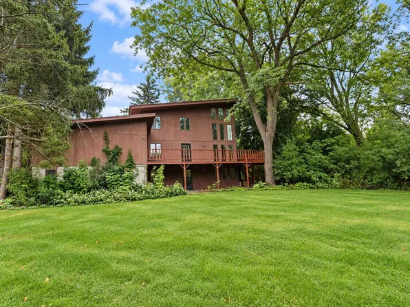 5519 Pheasant Hill Rd, Monona, WI 53716