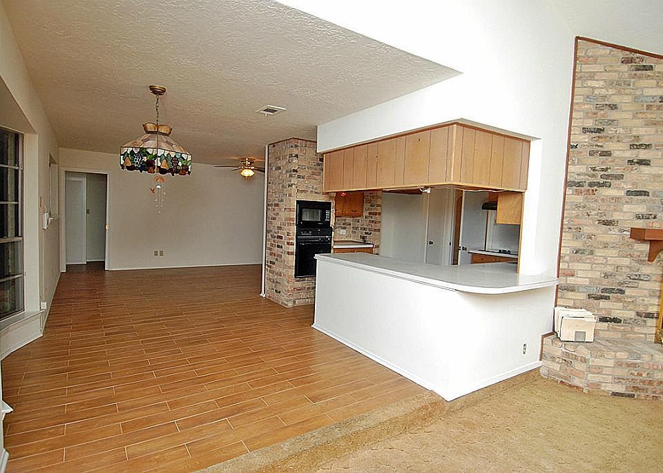 1st image of 5823 S Braeswood Blvd