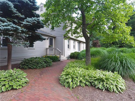 3rd image of 120 Cindyann Dr