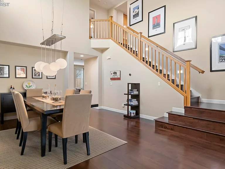 5687 Walnut St — Photo 4
