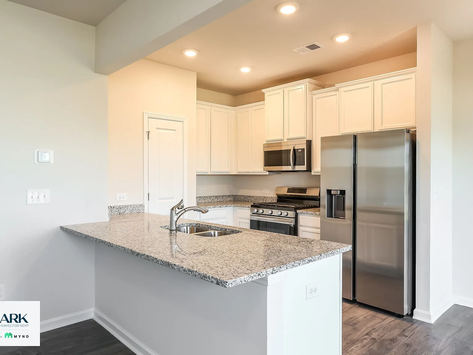 3 bed, 2.0 bath, 1448 sqft, $1,699 — Photo 4