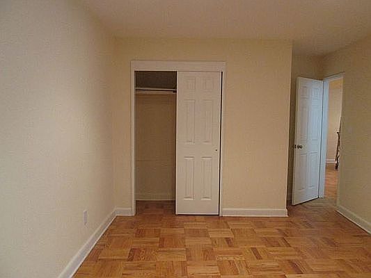 4th image of 4242 80th St APT 7R