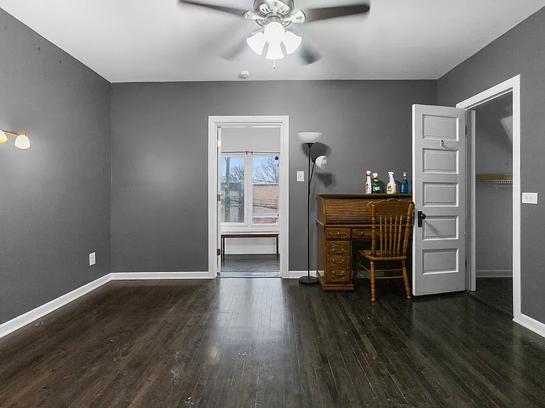 3835 N Western Ave — Photo 13