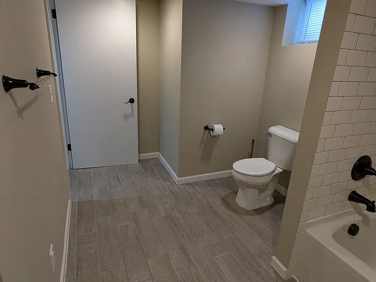 6228 Newton Ave S — Photo 47