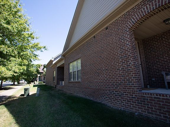 4th image of 1103 S McMahan Dr