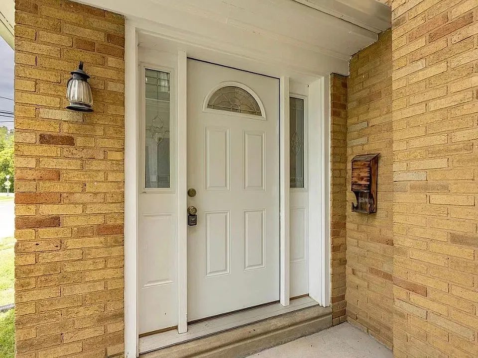 337 Stuart Ave