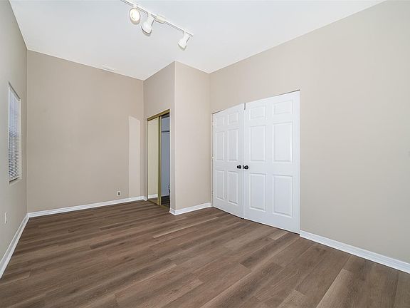 2nd image of 1420 Francis Ave