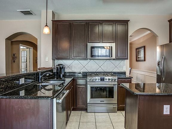 5th image of 3713 Saint Johns Dr