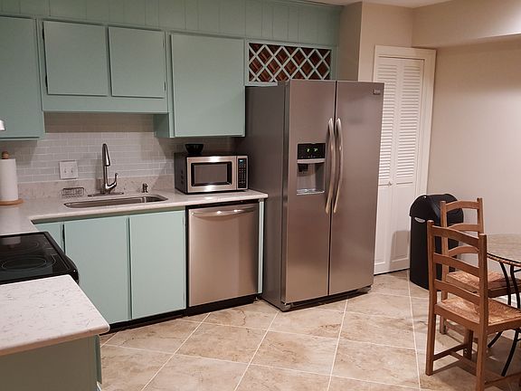 2nd image of 503 E Broughton St #1/2