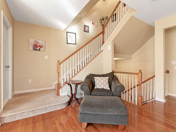 5th image of 46 Pate Dr
