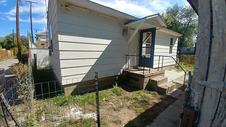 1st image of 119 1/2 Broadwater Ave