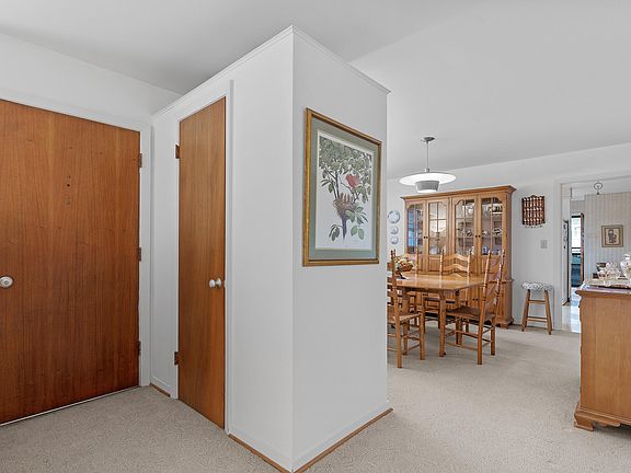 4th image of 503 Hillcrest Ave