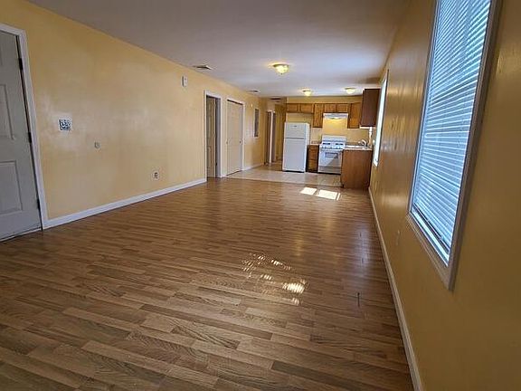 5th image of 235 Wadsworth St