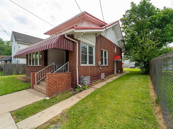2nd image of 115 Laughlin St