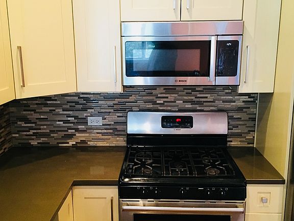 5th image of 6456 S Woodlawn Ave APT 1A