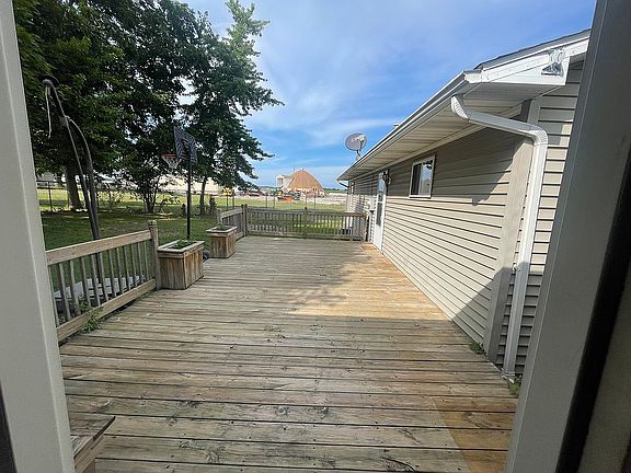5th image of 251 Cox Dr
