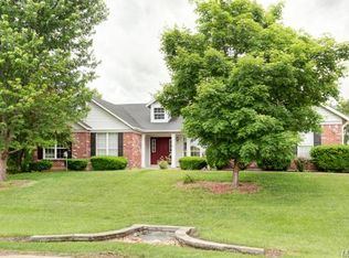 388 Round Tower Dr E, Saint Charles, MO