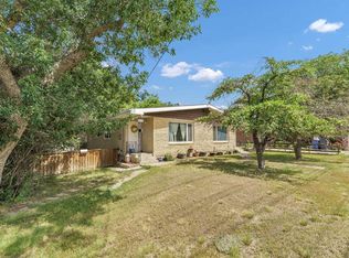 662/664 1st St SW, Medicine Hat, AB T1A3Z4