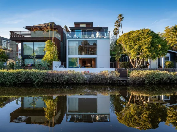 453 Sherman Canal, Venice, CA 90291