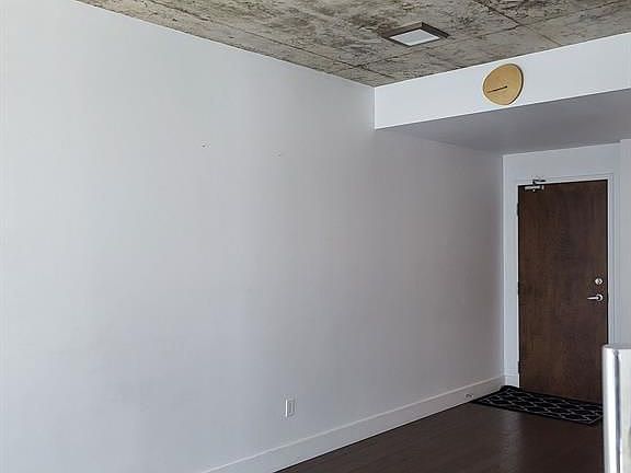 4th image of 179 George St #2105