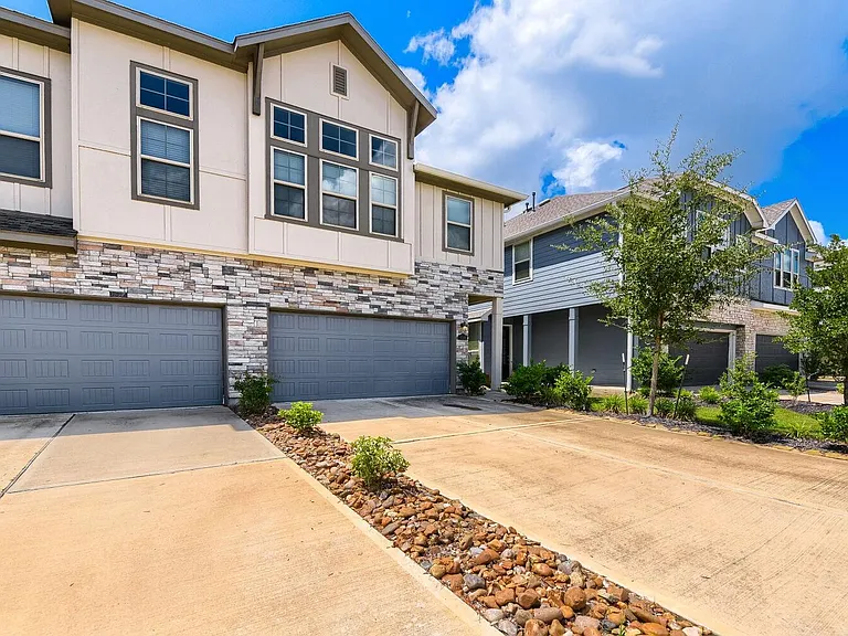 4146 Balboa Dr — Photo 3