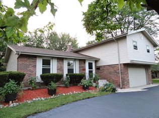 18028 Tarpon Ct, Homewood, IL 60430