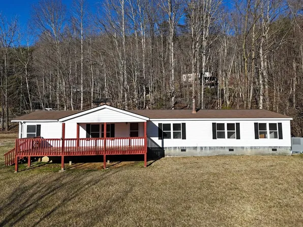 5074 Old Plottown Rd, Young Harris, GA 30582