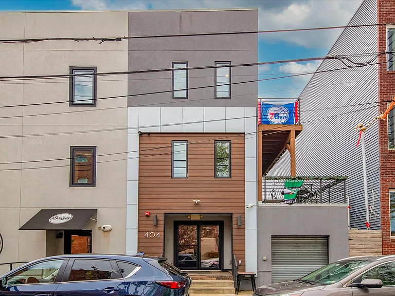 404 Queen St #6 — Photo 6