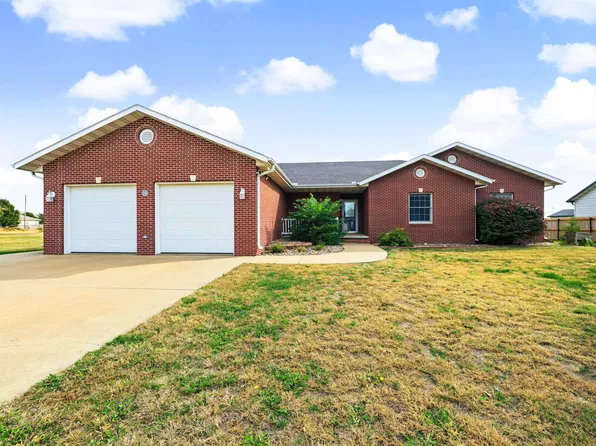1103 Elizabeth Dr, Ellsworth, KS 67439