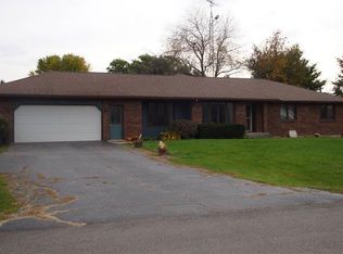 6993 Cora Lee Dr, Belvidere, IL 61008