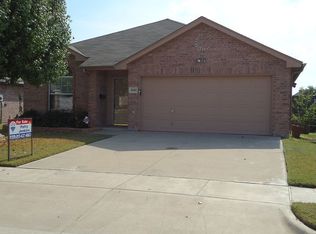 9016 Rushing River Dr, Fort Worth, TX 76118