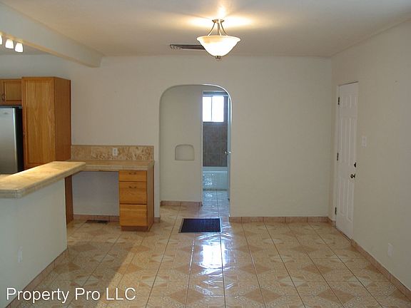 3rd image of 2416 Rose Ave NW