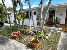 131 SW 53rd Ct, Miami, FL