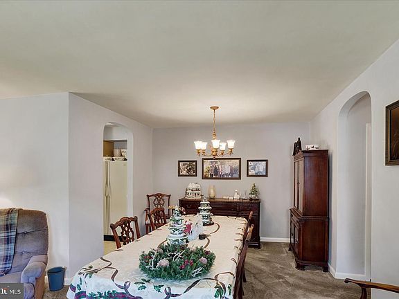 4th image of 8849 Winchester Ave