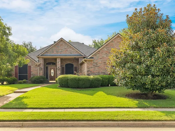1602 Oak Ridge Dr, Corinth, TX 76210
