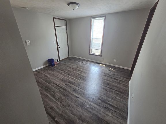 3rd image of 423 N West St