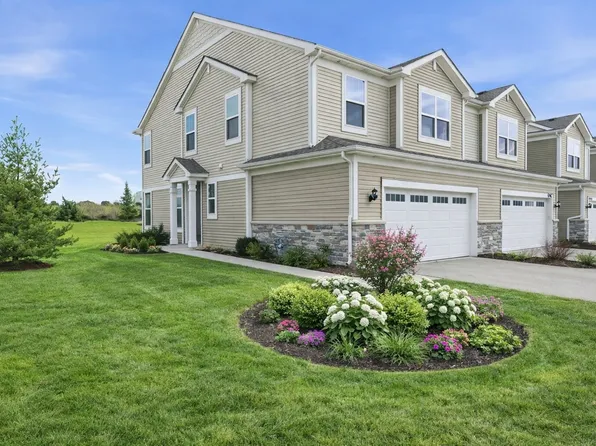 1040 Moraine Dr, South Elgin, IL 60177