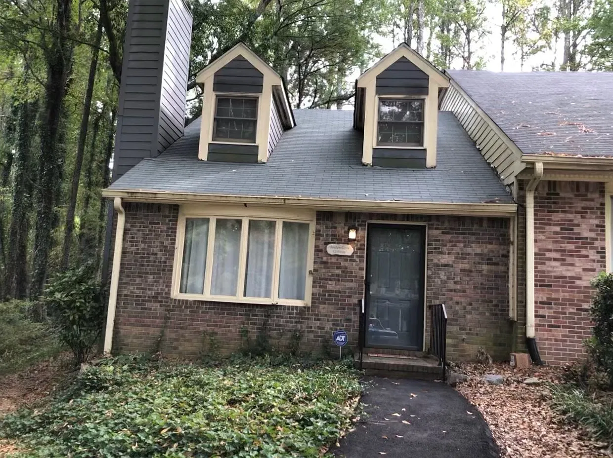 7090 Williamsburg Dr — Photo 1