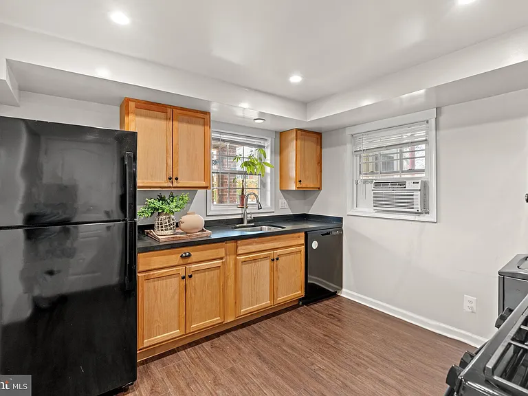 1700 Dewitt Ave #1 — Photo 10