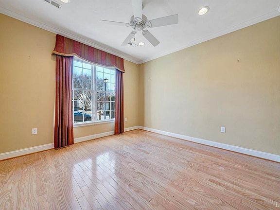 3rd image of 1565 Innsbrooke Dr