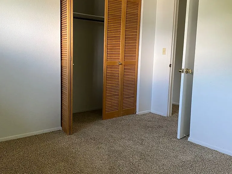 711 Murphy Dr — Photo 12