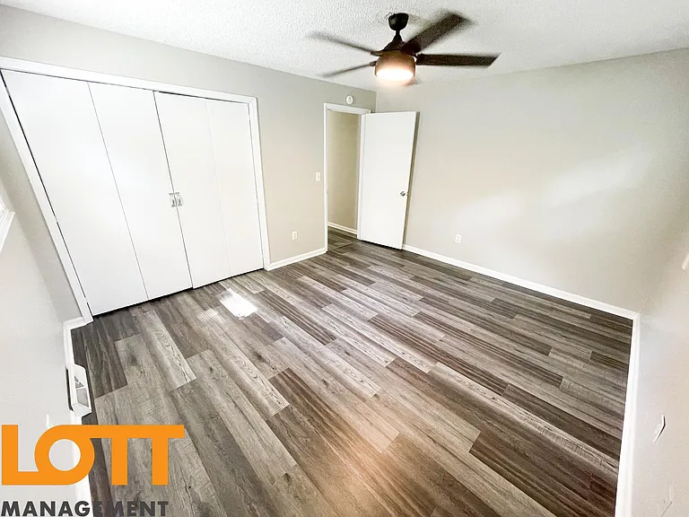 406 S Texas Ave — Photo 20