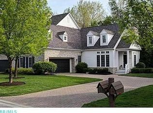 2220 Lane Woods Dr, Columbus, OH 43221