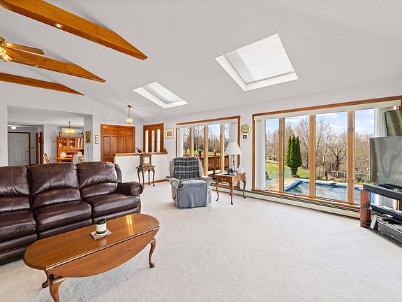 5th image of 74 Comins Lane