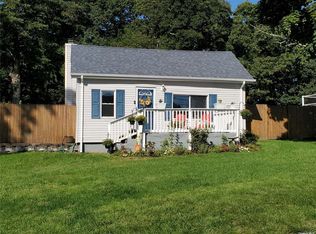 70 Highview Dr, Selden, NY 11784